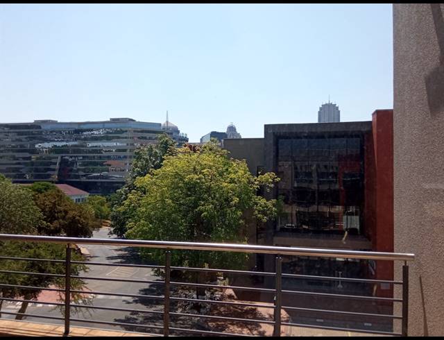 646M² OFFICE TO LET IN SANDTON CENTRAL
